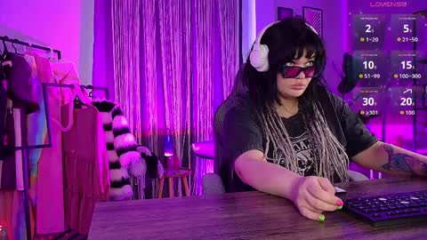 Mary online show from May 26, 2:39 am