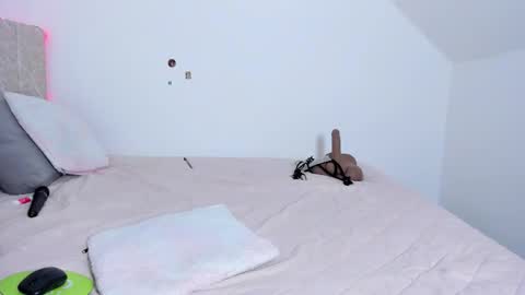 Mary  online show from September 15, 2:46 am