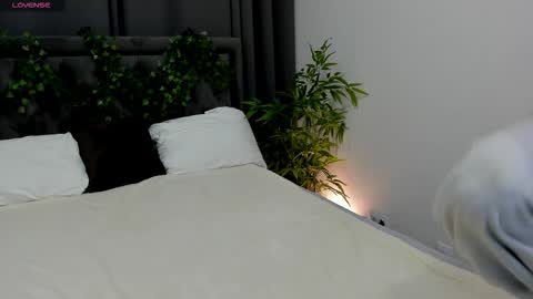 Luucy UTC1 Mon Tue Wed Thu Fri 0500-1130 online show from November 19, 3:06 am