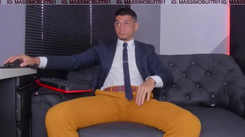 I am Massimo online show from November 25, 2:27 pm