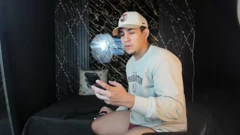 massimo_vidal online show from February 20, 10:39 am