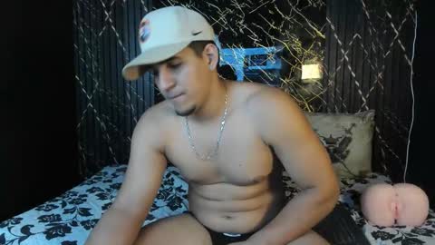 massimo_vidal online show from March 11, 3:59 pm