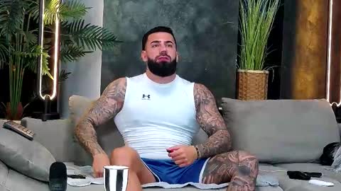 masterkingofmuscle online show from November 26, 9:22 pm