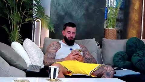 masterkingofmuscle online show from December 4, 7:52 am