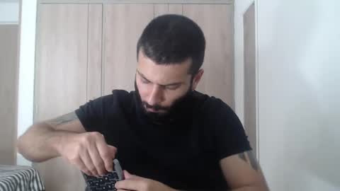   online show from December 14, 3:04 pm