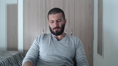   online show from December 5, 3:12 pm