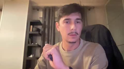 Aaron online show from November 10, 6:21 pm