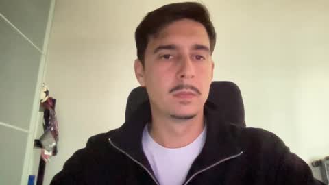 Snapshot of matahavi chatting on February 10, 3:21 pm Aaron online show from February 10, 3:21 pm