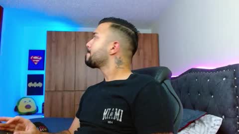 mathewhot3 online show from November 15, 5:09 am