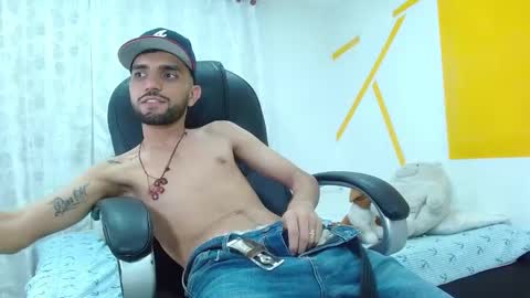 Mathias Boy online show from February 8, 2:26 am