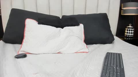 mathilda_liz online show from November 1, 1:32 pm