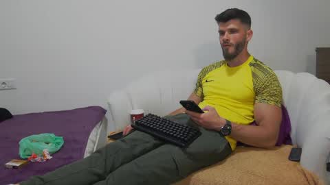 mauro_real_man online show from May 19, 7:21 pm