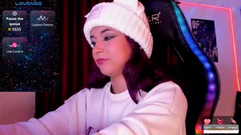 Snapshot of mavis_fuentes chatting on September 18, 11:09 pm Hilary online show from September 18, 11:09 pm