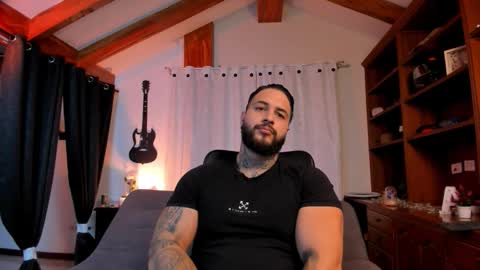 Snapshot of max_dic1 chatting on October 8, 11:43 pm max D. online show from October 8, 11:43 pm