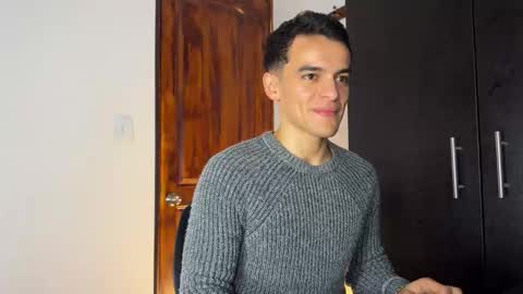 Max Lancaster online show from January 2, 3:48 am