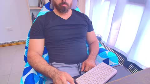 max_love25 online show from April 3, 8:49 pm