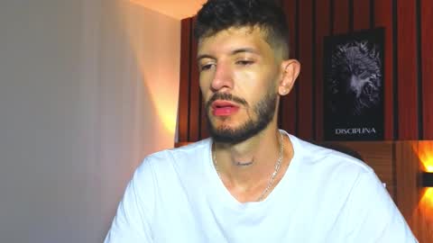 Max Taylor online show from December 18, 6:03 pm