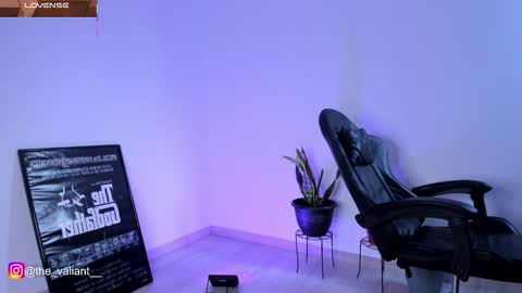 max_valiant1 online show from February 5, 10:35 pm