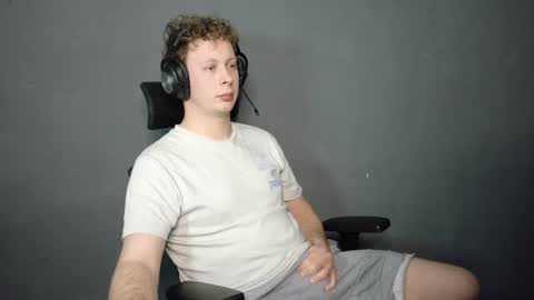 maxboner94 online show from February 26, 4:54 pm