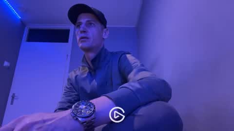 Max online show from February 17, 6:50 pm