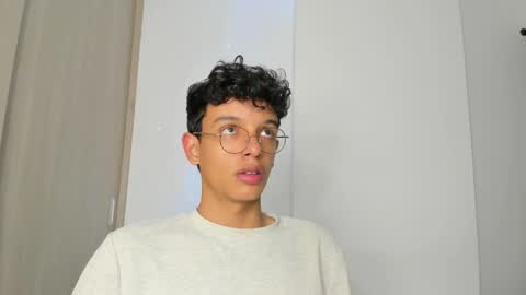 Max  online show from February 26, 8:01 pm