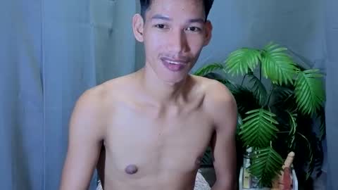 Reyn online show from October 3, 3:59 am