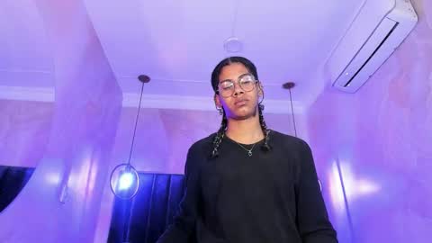 maxim online show from November 18, 5:32 am