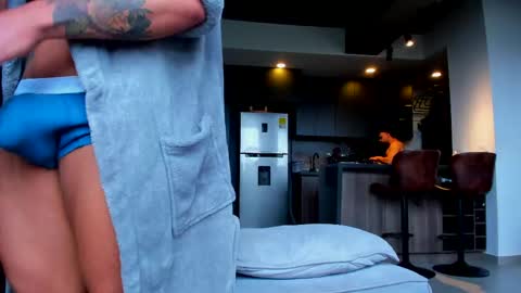 maximo_and_marcelo online show from April 27, 1:52 pm