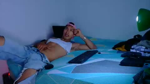 Maximo Aron Vega online show from April 15, 9:15 pm