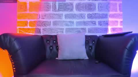 MAXIMO online show from February 18, 5:29 am