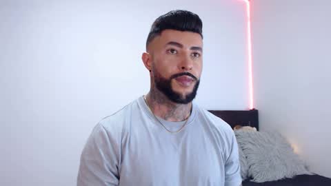 Independent Model online show from September 18, 5:22 am