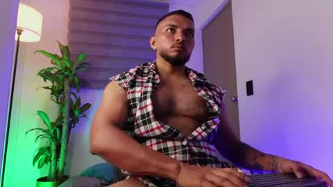 Maximus Clark online show from May 9, 2:39 am