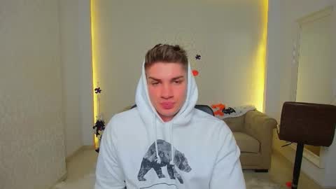 MaxKaiden online show from October 27, 5:51 am