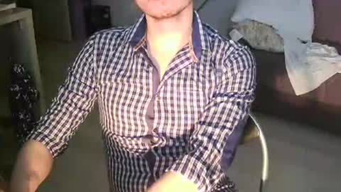 Snapshot of maxrelax90 chatting on December 7, 8:33 pm maxrelax90 online show from December 7, 8:33 pm