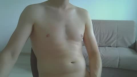 Snapshot of maxrelax90 chatting on October 12, 9:35 am maxrelax90 online show from October 12, 9:35 am