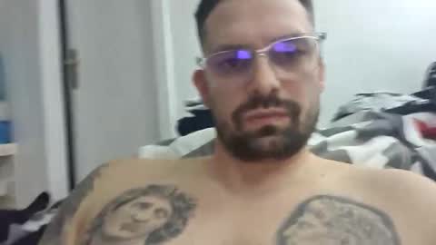 Max online show from November 15, 3:46 pm