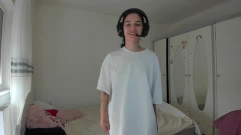 Maya online show from April 11, 10:30 am