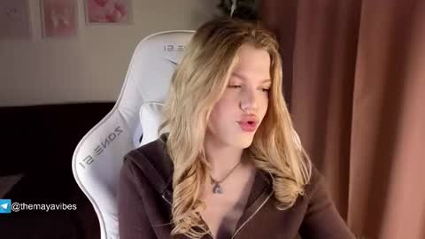 Maya online show from January 14, 4:31 am