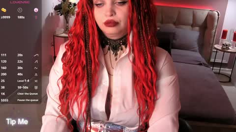 Maya Mils online show from March 28, 1:40 am