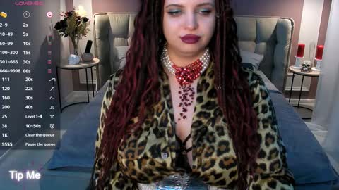 Maya Mils online show from March 5, 2:20 am