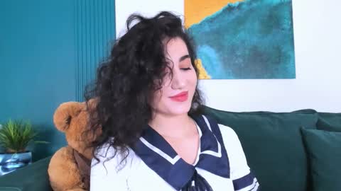 Maya online show from November 4, 2:40 pm