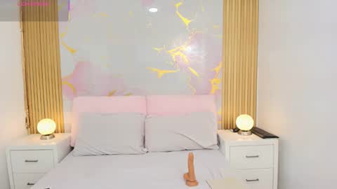 M A Y A  B A K E R online show from September 9, 8:20 pm