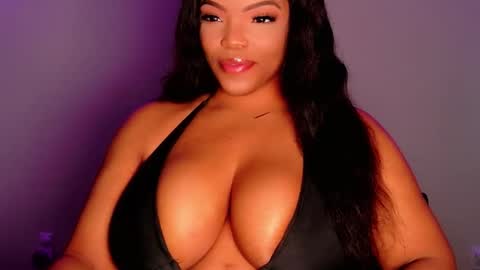 MayBabi online show from December 4, 1:22 pm