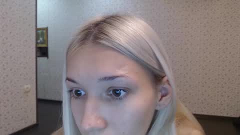 maybe_doll online show from October 9, 6:13 pm