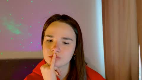 maybloom_ online show from May 10, 10:10 am