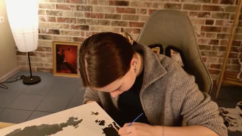 maybloom_ online show from December 17, 5:14 am