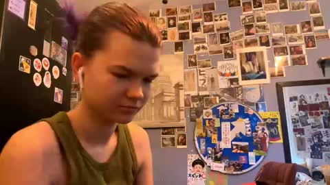 Rose online show from March 9, 5:34 am