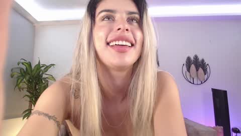 Snapshot of mayli_xx chatting on February 7, 6:14 am ALIS online show from February 7, 6:14 am