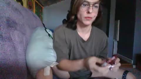 Snapshot of mayra_mayhem chatting on December 30, 3:12 pm diana doll online show from December 30, 3:12 pm