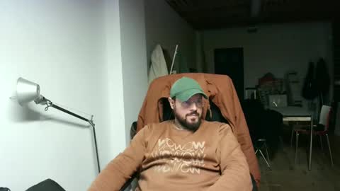 Snapshot of maythe4bwu chatting on January 21, 1:11 pm maythe4bwu online show from January 21, 1:11 pm